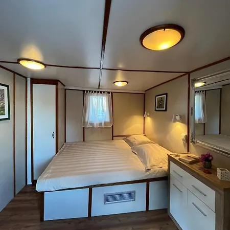 Elena - Boat For 7 Days Charter